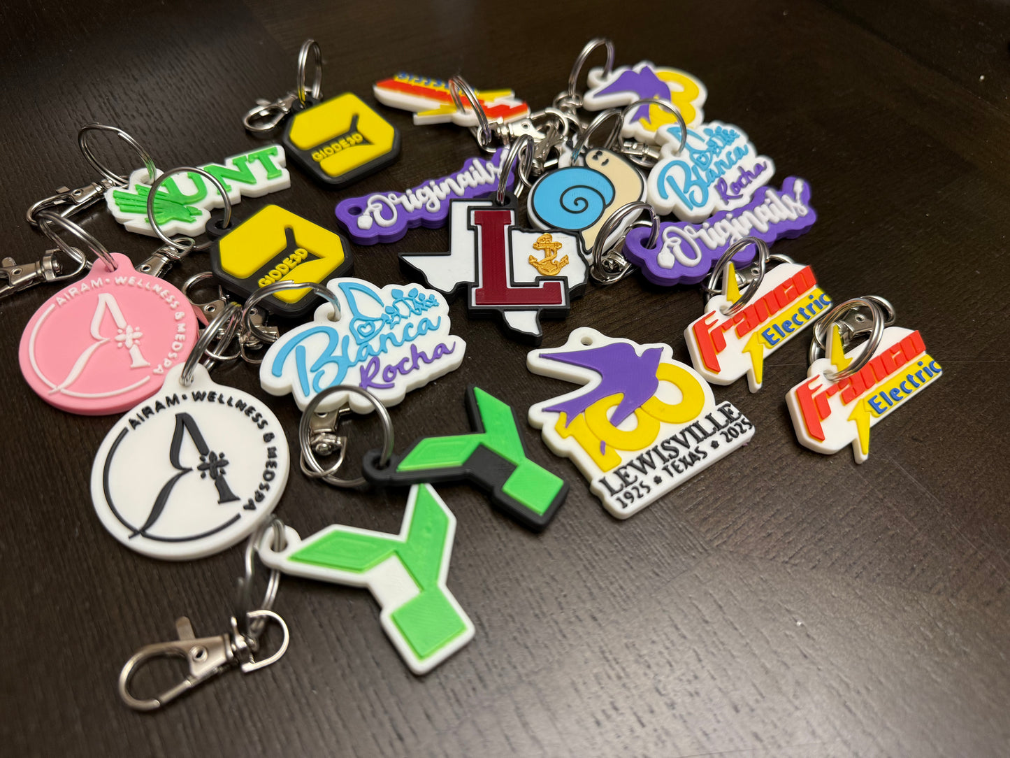 BrandTap™ by Giode3D | Llavero NFC Personalizado para Negocios